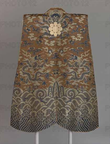 Jinbaori (Surcoat), Edo period (1615–1868), c. 1750, Japan, Silk, warp-float faced 2:1 'Z' twill weave with weft-float faced 1:2 'S' twill interlacings of secondary binding warps and supplementary patterning wefts with painted details, mon: wool, plain weave, fulled, lined with: silk and metal-foil-over-lacquered-paper strips, warp-float-faced 4:1 satin with supplementary brocading wefts bound by main warps in weft-float-faced 1:4 satin interlacings, edged with silk and gilt-silver-over-lacquered-paper strips, 4:1 'Z' twill weave with supplementary patterning warps and wefts, kikkô: silk and silvered-metal strips, plain weave with supplentary patterning wefts, embroidered with silk and gold-leaf-over-lacquered-paper-strip-wrapped silk in laid work and couching, edged with silk, plain weave with supplementary patterning warps and silk and gold-leaf-over-lacquered-paper strip, satin or twill weave with weft-float faced 1:2 twill interlacings of secondary binding warps and supplementary p...