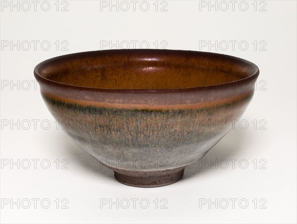 Tea Bowl with Hare’s fur Glaze, Song dynasty (960–1279), China, Stoneware with dark brown "hare's fur" glaze and molded applied decoration, H. 6.5 cm (2 9/16 in.), diam. 12.5 cm (4 15/16 in.)