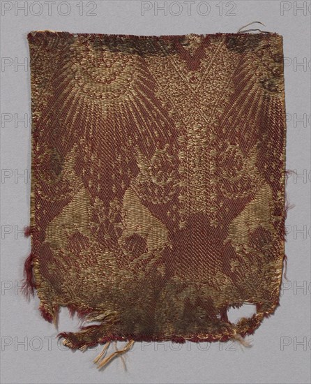 Fragment, 19th century (after a 14th century Italian design), Italian (?), Italy, Silk, warp-float faced 7:1 'S' twill weave with plain interlacings of secondary binding warps and pairs of self-patterning ground wefts, 11.8 x 9.5 cm (4 5/8 x 3 3/4 in.)