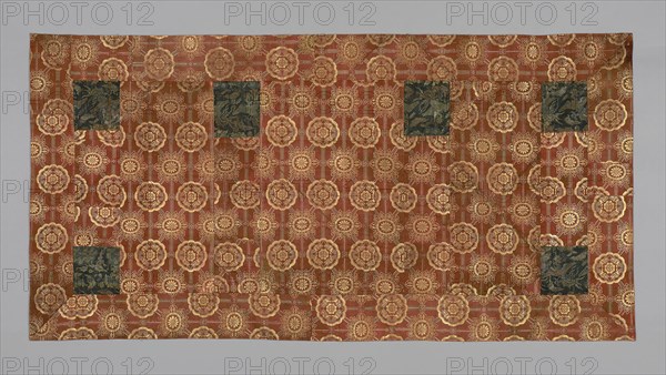 Kesa, Early or mid–19th century, Edo period (1789–1868), Japan, Silk and gilt-paper strip, twill and satin weaves with secondary binding warps and supplementary patterning wefts, 96.8 x 191.8 cm (38 1/8 x 75 1/4 in.)