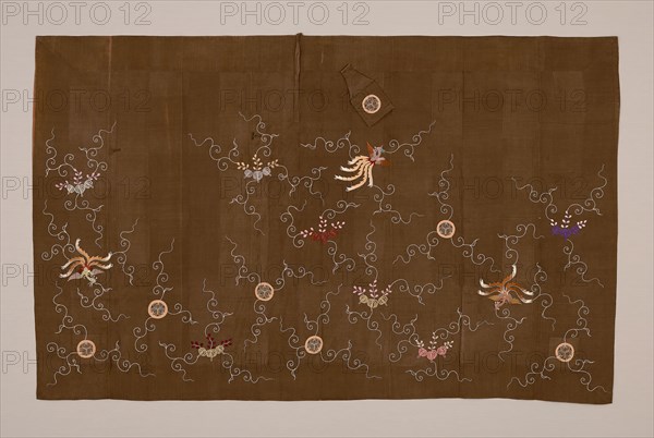 Kesa, 19th century, Edo period (1789–1868)/ Meiji period (1868–1912), Japan, Silk, plain weave self-patterned by rows of gauze crossings, embroidered with silk, 109.6 x 176.8 cm (43 1/8 x 69 5/8 in.)