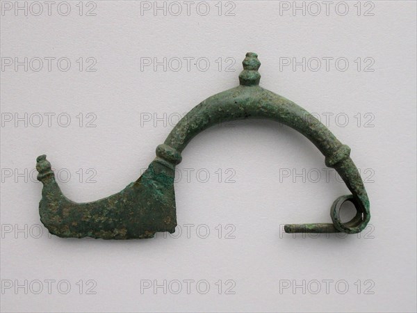 Bow Fibula, Geometric Period (800–600 BC), Greek, Thessaly, Greece, Bronze, 5.0 × 8.8 × 0.7 cm (2 × 3 1/2 × 1/4 in.)
