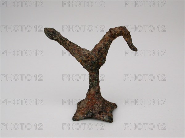Bird on a Stand, Geometric Period (about 700 BC), Greek, Thessaly, Greece, Bronze, 4.2 × 4.4 × 2.0 cm (1 5/8 × 1 3/4 × 3/4 in.)