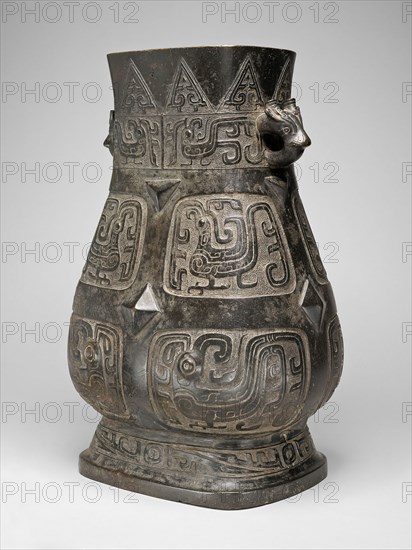 Jar (hu), Western Zhou dynasty, 927–850 B.C., China, Bronze, 48.5 × 30 × 24.5 cm (19 1/4 × 11 3/4 × 9 5/8 in.)