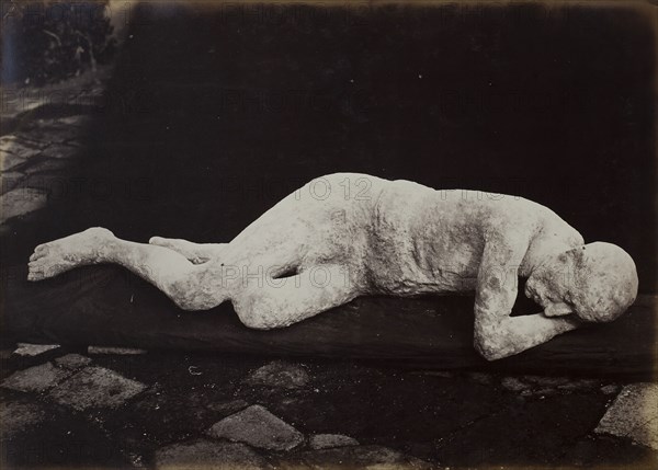 Body Cast from Pompeii, 1880, Giorgio Sommer, Italian, 1834–1914, Italy, Albumen print, 27 x 37.5 cm (image/paper), 39.9 x 50.3 cm (mount)