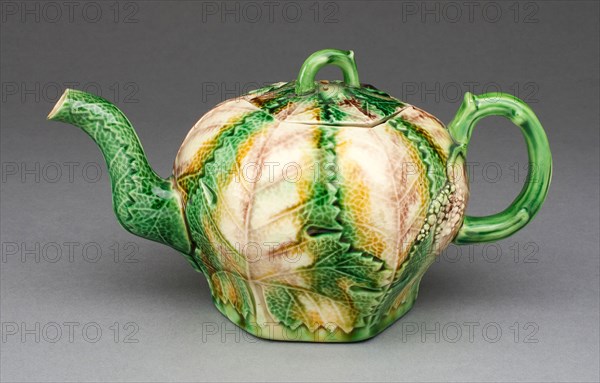 Teapot, 1760/75, Staffordshire, England, Staffordshire, Lead-glazed earthenware (creamware), 12.5 x 19.5 x 9.8 cm (4 5/16 x 7 11/16 x 3 7/8 in.)