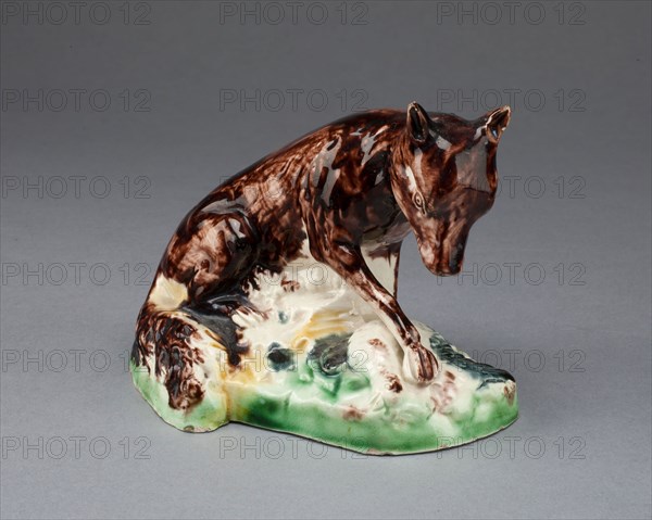 Fox, c. 1780, Staffordshire, England, Staffordshire, Lead-glazed earthenware (creamware), 9.5 x 11.4 x 8.3 cm (3 3/4 x 4 1/2 x 3 1/4 in.)