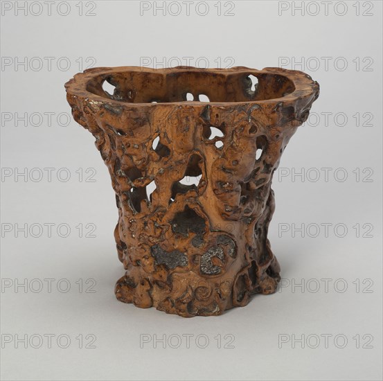 Brushpot (bitong), Qing dynasty (1644–1911), 18th century, China, Rootwood, 13.8 × 16.5 × 10.2 cm (5 7/16 × 6 1/2 × 4 in.)