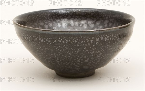Tea Bowl with Oil Spot Markings, Jin dynasty (1115–1234), China, Northern blackware, Cizhou type, grey stoneware with dark brown glaze and overglaze iron oxide, H. 4.1 cm (1 5/8 in.), diam. 10.2 cm (4 in.)