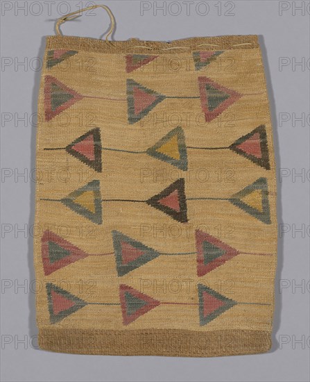 Storage bag, c. 1860/80, United States, Pacific Northwest region, United States, Bast fiber, two-strand weft-twining, with cornhusk supplementary weft-twining (false-embroidery);, 42.5 x 32.8 cm (16 3/4 x 12 7/8 in.)