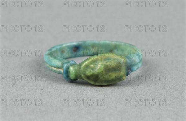 Ring: Scarab, New Kingdom, Dynasty 18 (about 1350 BC), Egyptian, Egypt, Faience, W. 0.6 cm (1/4 in.), diam. 1.9 cm (3/4 in.)
