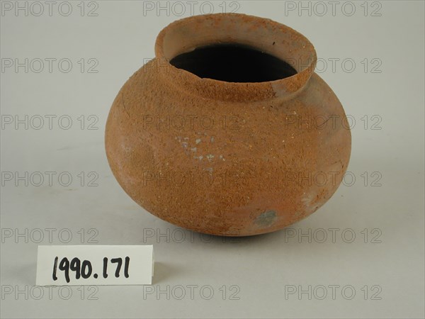 Egyptian, Squat Globular Pot, between 3300 and 3100 BCE, Terracotta, Overall: 3 5/8 × 4 3/4 inches (9.2 × 12.1 cm)