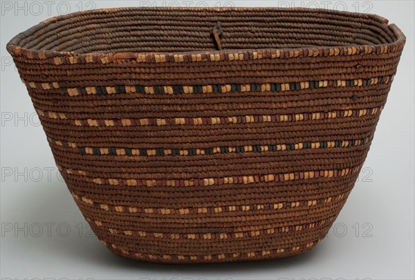 Salish, Native American, Basket, between 1890 and 1910, cedar, cherry bark, horsetail root, beargrass, Overall: 8 × 12 1/2 × 9 1/4 inches (20.3 × 31.8 × 23.5 cm)
