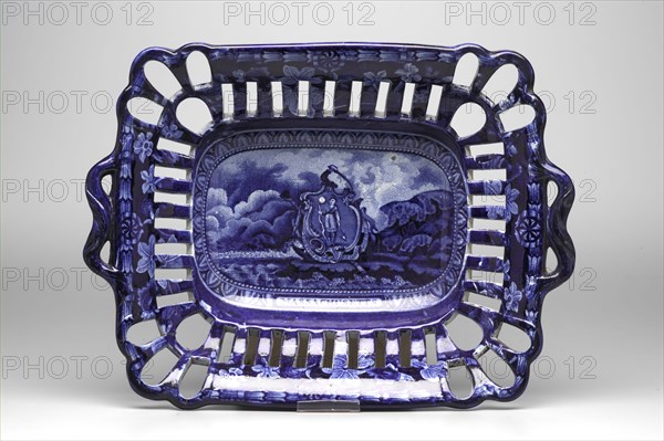 Arms of Massachusetts Fruit Dish, between 1826 and 1830, white earthenware with blue transfer-printed decoration, Overall: 3 × 10 3/8 × 7 3/4 inches (7.6 × 26.4 × 19.7 cm)