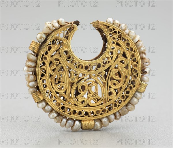 Islamic, Egyptian, Part of an Earring, 1000/1100, Seed pearls and gold filigree, Height x width: 1 1/8 in. x 1 1/8 in. (2.7 x 2.7 cm)
