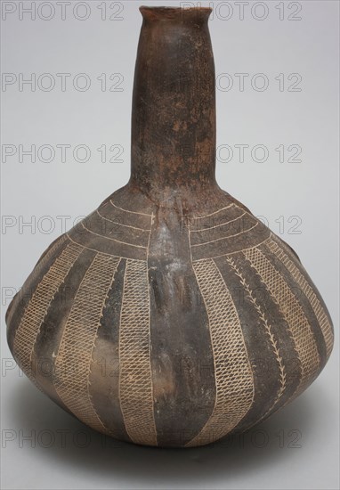 possibly Caddoan, Native American, Bottle, between 1300 and 1500, clay and pigment, Overall: 9 5/8 × 7 3/4 × 7 3/4 inches (24.4 × 19.7 × 19.7 cm)