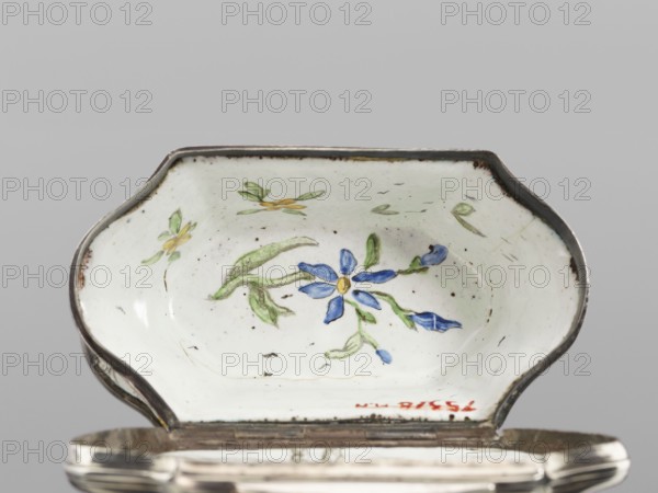 Double snuffbox, LZ enameller ; France? ; fl. ca 1700 enameller co-creator, Samson Bible, Samson fighting a lion iconography, flowers, Samson collecting honey from a lion's mouth iconography, landscape painted enamel, enamelling, Double-sided snuffbox, tall, narrowed halfway up; slightly bulging lids, framed by silver, profiled fittings, white-enameled, decorated with colourful scenes from the story of Samson depicted against the background of a landscape painted in grissaille; on the sides two representations - Samson going to the Philistine city of Timna, to which he is shown the way by three women, and Samson fighting a lion; on the lids - Samson carrying the door the city gate to the top of the mountain opposite Hebron and Samson taking honey from the lion's mouth; on the reverse of the lids - two landscapes with architecture painted in grissaille and colorful flowers painted in the bottoms., early 18th century, France, smoking accessories, height 7 cm, width 7.7 cm, depth 4.7 cm, ...