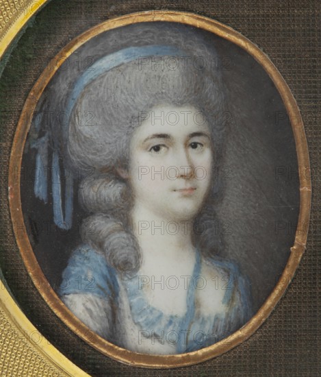 Double portrait of a woman and a man, unknown artist. Miniature, dated 1780. Woman: three-quarter bust, turned left; high wig with curls falling over the shoulders, tied with a blue ribbon; dark-lined eyes; pale complexion; low-necked white dress decorated with a blue bodice, white sleeves, blue on the upper arm. Background grey, lightened on the right near the face. Man: three-quarter bust, turned left; grey wig with curls above the ears and a ponytail; dark-lined eyes. Gray tailcoat with steel buttons, white-vermilion waistcoat, black ribbon and white jabot at the neck. Background grey, lightened on the right. Frame: shared brass frame, profiled and decorated with a die-cut ornament of small palmettes; miniatures mounted on olive-green velvet, edged with gold paper; originally presented in a medallion format., An oval portrait of a woman with pale skin and gray hair styled high and curled, wearing a blue headband and blue clothing with ruffled details; the portrait is set within a th...
