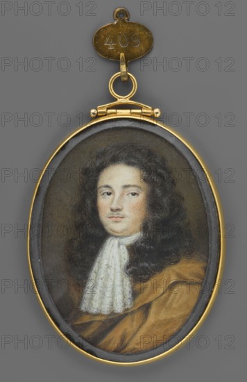 Charles I of Hesse, Landgrave Carl von Hessen-Kassel 1654–1730, unknown artist, costume jabot, coat/cape/toga?, shoulder-length portrait of a middle-aged man left, hairstyle: dark wig with locks, foreign miniature, dated circa 1650?, miniature; height 6.0 cm, width 4.7 cm., An oval pendant with a gold rim against a gray background contains a painted portrait of a person with long dark curly hair, a light complexion, and a neutral expression; the subject wears a white textured cravat and a brownish-gold cloak, and the pendant is topped by a gold hanging loop and a small attached oval tag, all shown in shades of gold, gray, white, brown, black, and flesh tones.