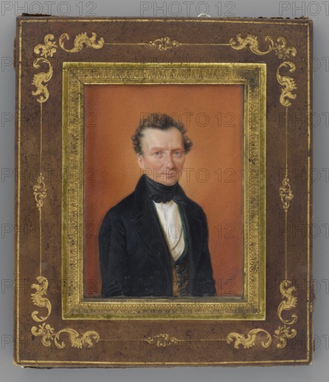 Tomasz Maruszewski 1769–1834, associate of Hugo Kollataj; Marszalkiewicz, Stanislaw 1789–1872 painter. Men of letters; portrait in three-quarters; male portrait; Polish miniature; Member of the Kollataj Kuznica, prepared and contributed to hastening the outbreak of the uprising in 1794. Half-length figure, three-quarter facing right; black hair in short locks; balding forehead; blue eyes; decisive facial features; sunburnt complexion. At the neck a black cravat tied with a bow, white shirt, sandy vest, black frock coat. Background brick red, lightened around the head. Binding: gilded bronze strip with palmette and laurel leaf motif in a brown leather case frame decorated with embossed and gilded classicist ornaments. Inscription lower right: Marszalkie....... Date: 1840; Place of origin: Poland. Medium: miniature; Height: 12.0 cm; Width: 9.0 cm., A framed painted portrait of a man with light skin and short curly brown hair, shown from the waist up against an orange background; he wears...