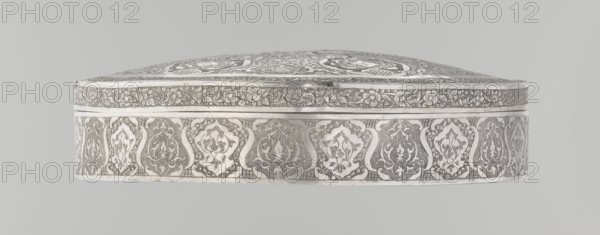 Lidded box, Islamic art, Persian, Qajar dynasty 1785–1925, geometric motifs, floral motifs, plant ornament, 19th/20th century, Iran, Isfahan, vessel, weight 285 g, height 3.0 cm, diameter 13.0 cm, A round, shallow box lid with intricate engraved floral and arabesque patterns covering its top and side surfaces, rendered in metallic silver and gray tones against a pale neutral background; the side shows a repeating medallion band with ornate scrollwork and flower motifs, while a narrower floral frieze runs nearer the top edge, with varying shades of silver and subtle shadowing that give the object a slightly raised, domed appearance.