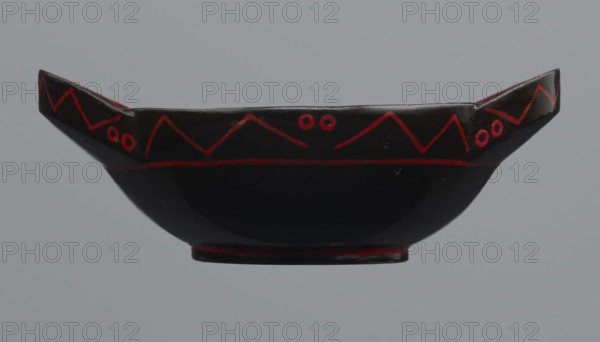 Two-handled bowl, gift, Chinese art, Chinese culture, Warring States Period 475–221 BCE copy, ritual/ceremonial vessel, geometric ornament, 1st half of the 20th century, China, vessel; height 4.0 cm, width 16.7 cm, depth 12.0 cm, A shallow bowl with outward-flaring sides and a small foot, primarily black in color with red linear and geometric painted decorations along the rim and foot; the rim shows a repeating zigzag motif and small circular marks in red, and a thin red band runs around the upper and lower edges, set against a neutral gray background.