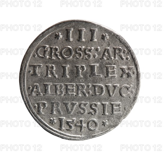 Trojak, Vogelwaider Vogelwaid, Eustachius mintmaster/publisher; Decius, Jost Ludwik fl. 1528–1535 co-creator/mint manager. Albrecht Hohenzollern Prince of Prussia; 1490–1568 — iconography: male busts in armour, stars. Obverse: male bust in armour in profile turned to the right; short hair, beard with sideburns. Inscription around the rim: *ALBER DG MAR BRAN DVX PRVS*; continuous border with floral motifs between the words. Reverse: in the continuous border an inscription in six lines: *III/.GROSS:AR:/.TRIPLEX./.ALBER:DVC./.PRVSSIE./*I540* 1540. Ducal Prussia 1525–1701, Königsberg; coin. Diameter 22.4 mm, weight 2.49 g, axis 135°.