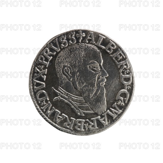 trojak, Straub Strawb, Heinrich mintmaster/publisher, Decius, Jost Ludwik fl. 1528-1535 co-creator; mint manager. Albrecht Hohenzollern Prince of Prussia; 1490-1568 — iconography: trefoils, male busts in armour. Obv.: male bust in armour in profile to right; short hair, long beard with sideburns. In the rim an inscription beginning with a trefoil: -ALBER DG MAR BRAN DVX PRVSS. Pearl border, plant motifs between the words. Rev.: in the pearl border an inscription in six lines: -III-.GROSS:AR:/.TRIPLEX./.ALBER:DVC./.PRVSSIE./-I54Z-. Denomination and date are between trefoil marks. 1542. Ducal Prussia 1525–1701, Königsberg. Coin; diameter 21.0 mm; weight 2.50 g; axis 110°., A round metallic coin shown against a white background featuring a detailed profile of a bearded man with short hair facing right; the coin surface is textured and shows embossed decorative elements around the rim and a raised border. The visible colors are silver and grey on the coin and white in the background.