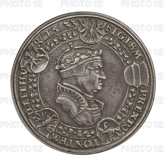 Crown medal thaler (cast), Sigismund I the Old (King of Poland; 1506–1548), medal thalers, crowns, eagles, claws, coats of arms. Obv.: Bust of Sigismund I in a bonnet, crown and armor, turned right, around a laurel wreath and five shields with the coats of arms of Poland, Austria, Prussia, Ruthenia and Lithuania; inscription around: SIGISM.-.P.REX.PO-LONIE M-.D.LITHV-&:15 33. Reverse: Bust of Sigismund Augustus in a bonnet, crown and armor, surrounded by a laurel wreath and five coats of arms: Poland, Sforza, Ruthenia, Prussia and Lithuania; inscription around the rim: SIG:AVG:-:SECVND:- FILIVS:-REX.PO-LON.& C. 1533 (cast made in the beginning of the 19th century). Poland, Torun, numismatic.