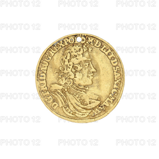 1/2 Saxon-Polish ducat, Augustus II the Strong (King of Poland; 1697–1706, 1709–1733), minted by Ernest Peter Hecht (fl. 1693–1731). Obverse: bust of the king in a cloak fastened on the shoulder with a flower-shaped clasp, hair partially tied back; above the king’s head the globus cruciger intentionally pierced; rim inscription: MDLIT.D.SAX.ICMA&W. DGFRID.AUG.REX.POL. Reverse: under a crown, two coats of arms facing away from each other — left shield: four-field coat of arms of Poland and Lithuania; right shield: five-field coat of arms (two fields on the left and a heart field — coats of arms of Saxony; two fields on the right — coats of arms of Gotland). Below the shields: EPH. Inscription around the rim, divided at the top by a crown: SAC.ROM.IMP.ARCHIM.ET.ELECT. Mint mark: fish. Date: 1702. Place: Leipzig, Saxony, Poland. Coin; diameter 18.8–19 mm; weight 1.69 g.