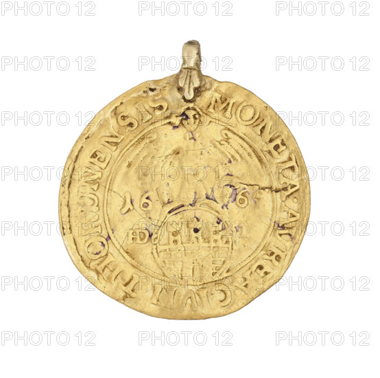 Torun double-ducat, John II Casimir Vasa (King of Poland; reign 1648–1668), maker: Hans Dawid Lauer (1649–1669). Obverse: crowned bust of John II Casimir in right profile, rim inscription: IOAN.CAS.DGRPOL.&.SVE.MDLRP. Reverse: coat of arms of the city of Torun, date 16-67 with mintmark HD or FD-L, rim inscription: *MONETA.AVREA.CIVIT.THORVNENSIS. A loop is attached to the coin to create a pendant. 1667. Poland, Torun. Coin. Weight 6.59 g.