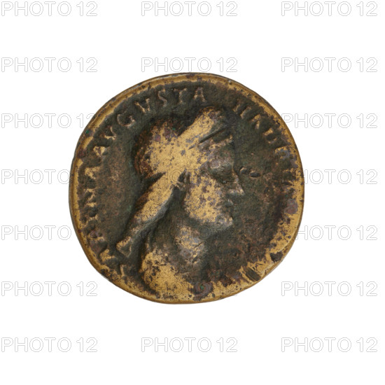 Sabina (83–137; Roman empress 117–137), Hadrian (76–138; Roman emperor 117–138), busts, Pietas (personification), children. Obv.: bust of Sabina facing right, hair lifted up, braided at the back, diadem on head; rim inscription: SABINAVGVSTAHADRIANIA VGPP. Rev.: Pietas standing straight, dressed in a long robe, holds both hands above the heads of two girls; rim inscription: SAVG. Coin, SC episode, 117–137, Rome, Roman Empire (27 BC–476). Weight 13.77 g.
