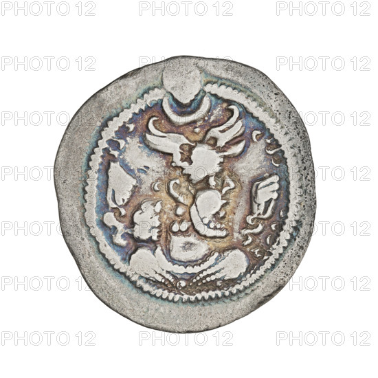 Drachma of Peroz I (ruler of Persia, 459–484). Obverse: bust of Peroz I facing right with a crown featuring wings, above it a crescent with korymbos; Pahlavi legend. Reverse: fire altar; at left the ruler stretching his hands to a star, at right a priest stretching his hands to a crescent, with signs/monograms on both sides; pearl rim; Pahlavi legend. Sassanid art; Iran/Persia; motifs: wings, busts, crowns, altars, moons; korymbos. Date: 459–484. Coin: diameter 24.0 × 25.0 mm, weight 3.40 g.