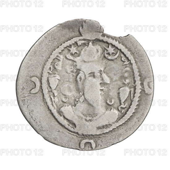 Drachma of Khosroes I (Khosroes Anoshirvan), ruler of Persia (531–579). Obverse: bust of Khosroes I facing right wearing a crown on a diadem; on the right a crescent with a star, on the left a star; short curly beard, hair tied back in a lock; beads on the neck with a central group of three triangular beads, plus a second long chain; earring of three triangular beads; outside the rim three crescents; Pahlavi legend. Reverse: burning fire altar; to its left the ruler facing forward holding a sword, to its right a priest facing forward holding a sword; star at top left, crescent at top right, signs/monograms on both sides; pearl rim; Pahlavi legend. Sassanid art; Sassanid Kingdom; motifs: swords, altars, crowns, busts, wings, moons, fire altar, korymbos. Date: 537–579. Persia (Iran). Coin: diameter 27.5 × 29.0 mm, weight 2.86 g.