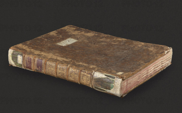 Atlas contenant les cartes générales suivant la collection du Ch. de Beaurain; author: Jean Beaurain (1696–1772). 1 volume; leather binding with gold embossing on the spine. Contains: colored frontispiece copperplate with handwritten title; table of contents – 6 pp. with handwritten text in copperplate frames; 103 maps on folded sheets (black and white), including numbered maps 1–5, 5bis, 6–8, 8bis, 9–39, 39bis, 40–99, plus two maps at the end not listed in the table of contents. Missing maps: no. 26, 35, 98 (possible numbering errors). Subjects include oceans, Western, Eastern and Northern Europe, fortifications and fortresses, sky maps, and plans. Dated 1763, Paris.