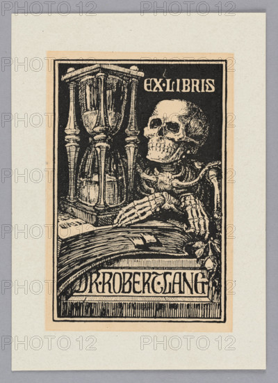 Ex libris Dr. Robert Lang; Dammköhler, Philipp (1871–1924), graphic artist; Witke-Jezewski, Dominik (1862–1944) — bookplate. Depicts hourglasses, books, clocks, skeletons, allegories, flowers, death, roses, bones, skulls — vanitas (allegory), time (allegory). Allegorical-symbolic German bookplate, ca. 1900. Graphic print; height 9.0 cm, width 6.0 cm.