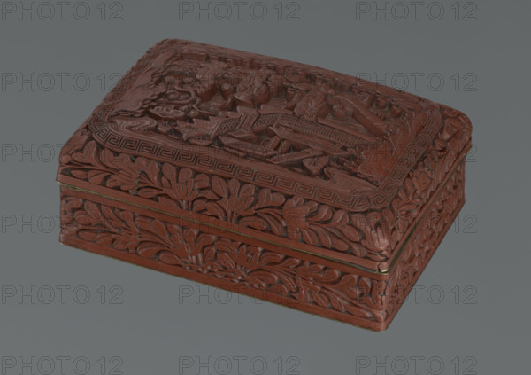 Box with a lid; Chinese art; figurative scenes; landscape motifs; Qing (1644–1911); pines; meander (ornament); leiwen (ornament); flowers (ornament); floral (ornament); geometric (ornament); 19th/20th century; China; box; height 6.0 cm; width 9.85 cm; depth 14.2 cm WQXBCFS