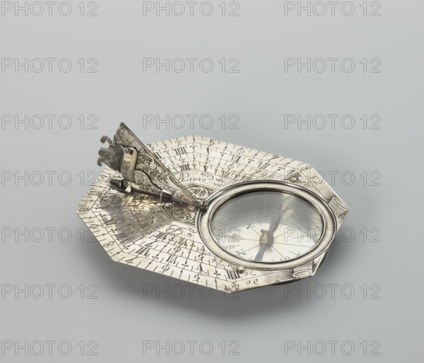 Pocket sundial with compass, Butterfield, Michael (1635–1724). Octagonal, engraved on both sides, with names of French and European cities and their longitudes inscribed on the underside. Signed: Butterfield / Paris. On the underside: a decharge mark for very small items of the lessee Étienne Ridereau (lily flower in a rhombus) struck from 29 VII 1684 to 1 X 1687. Date: 1684–1687. Place: Paris, France. Measuring instrument; height 11.2 cm, width 8.2 cm.