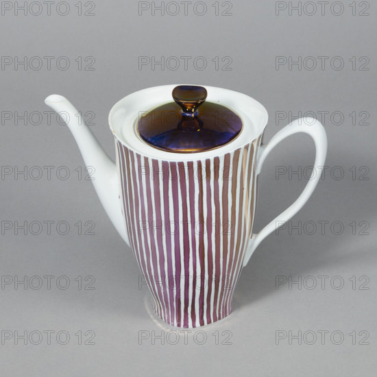 Coffee pot from the 'Carry' set; Cmielów SA Porcelain and Ceramic Products Factory (1920–1939; 1946–1951), manufacturer; Potacki, Wincenty (1904–2001), designer; Polish porcelain; style 1955–1965; colored porcelain, 1960–1962; Cmielów; vessel