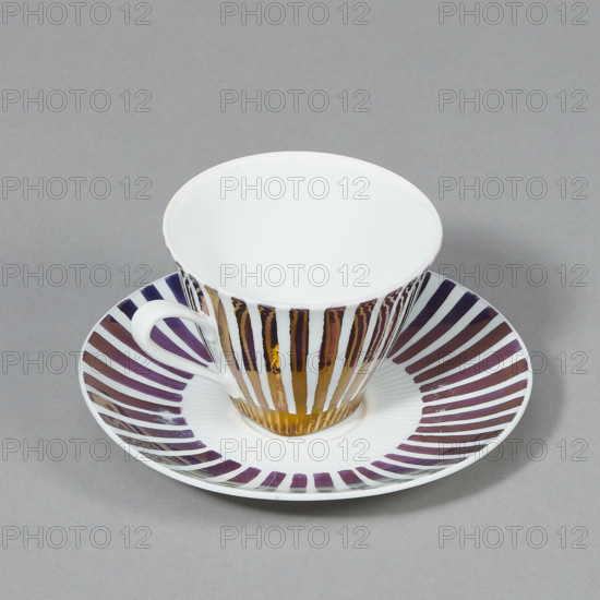Cup and saucer from the 'Carry' coffee set, manufacturer Cmielów SA Porcelain and Ceramic Products Factory (1920–1939; 1946–1951); designer Wincenty Potacki (1904–2001); Polish porcelain, colored porcelain; style 1955–1965; dated 1960–1962; Cmielów; vessel.