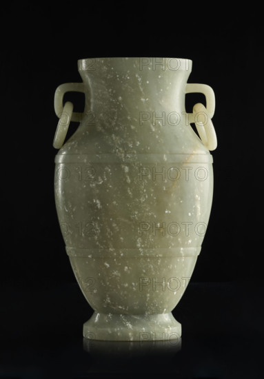 Vase; maker: Rubiec-Masalski, Fyodor Vasilyevich (1865-1920?); Chinese art; Chinese; Tulisov, Jerzy (1943- ); Qing (1644-1911); ceremonial/ritual/decorative vessel; Qing (style); 19th century; China; height 28.8 cm; width 17.0 cm