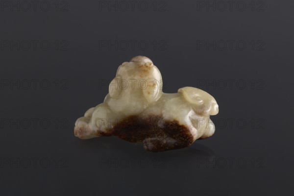 Lion — paperweight; maker: Fyodor Vasilyevich (1865–1920?); Chinese art; Chinese; Tulisov, George (1943– ); Qing (1644–1911); subject: lions, scholars, officials, writing instruments; style: Qing (style); medium: sculpture; date: 18th–19th century; dimensions: height 6.0 cm, width 3.4 cm