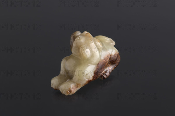 Lion — paperweight; maker: Rubiec-Masalski, Fyodor Vasilyevich (1865-1920?); materials/medium: Chinese art; associated names: Tulisov, George (1943- ); period/style: Qing (1644–1911), Qing (style); subject: lions, scholars, officials; function: paperweight, writing instrument; date: 18th–19th century; place: China; object type: sculpture; dimensions: height 6.0 cm, width 3.4 cm.