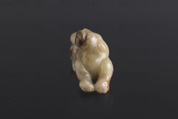 Lion paperweight; maker Rubiec-Masalski, Fyodor Vasilyevich (1865-1920?); Chinese art; Chinese; associated name Tulisov, George (1943- ); Qing (1644-1911); subject: lions, scholars, officials; function: paperweight, writing instruments; style: Qing (style); date: 18th–19th century; medium: sculpture; dimensions: height 6.0 cm, width 3.4 cm