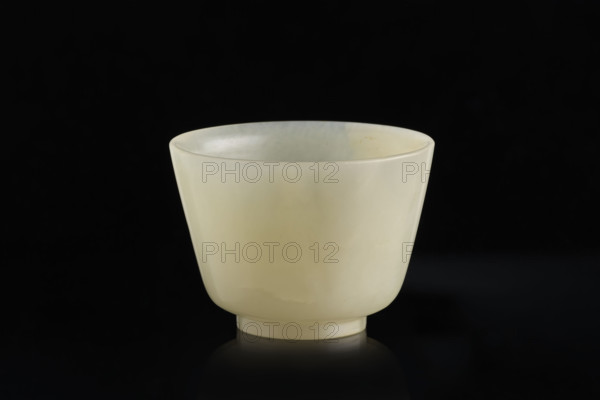 Bowl on a foot; maker: Fyodor Vasilyevich Rubiec-Masalski (1865–1920?); Chinese art; Chinese; maker: Jerzy Tulisov (1943– ); Qing (1644–1911); decorative vessel; bowl; Qing (style); 19th century, China; vessel; height 3.9 cm; diameter 5.6 cm