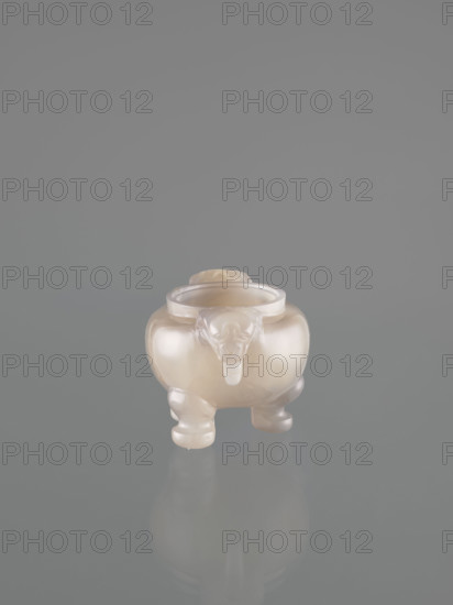 Ding-type incense burner with cover; lions, ceremonial vessels, fo; incense burner; Chinese; 20th century; decorative vessel; height 12.0 cm, width 11.0 cm, depth 7.5 cm