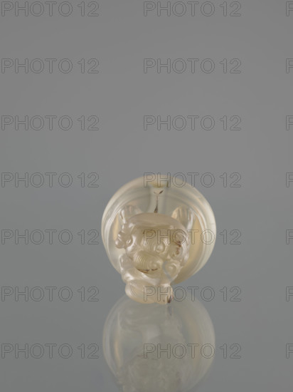 Ding-type incense burner with cover decorated with lions and ceremonial vessel motifs; fo, incense burners; Chinese art; 20th century, China; decorative vessel; height 12.0 cm, width 11.0 cm, depth 7.5 cm
