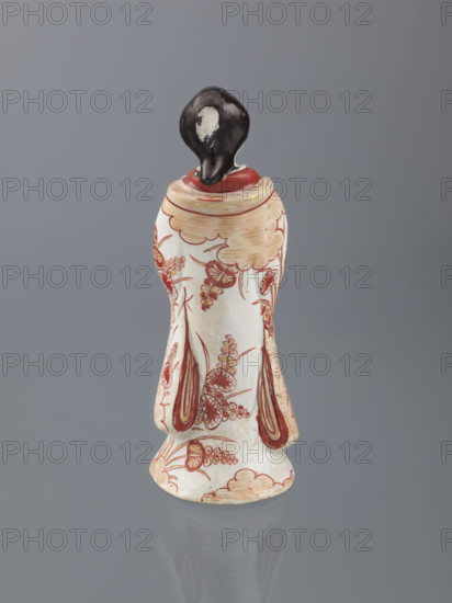 Beauty (bijin), Japanese art; Edo (1603–1868); imari; women; bijin; plant ornament; kimonos; 19th century (Edo period), Japan; figurine; height 24.0 cm, width 10.0 cm, depth 9.0 cm