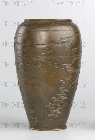 Vase by Fyodor Vasilyevich Rubiec-Masalski (1865–c.1920?) and Jerzy Tulisov (b.1943), Japanese, Meiji period (1868–1912), late 19th century. Bronze vessel, height 15.6 cm, diameter 10.7 cm. Decoration: trees, pines, flowers (sakura), birds, samurai, night, moon.