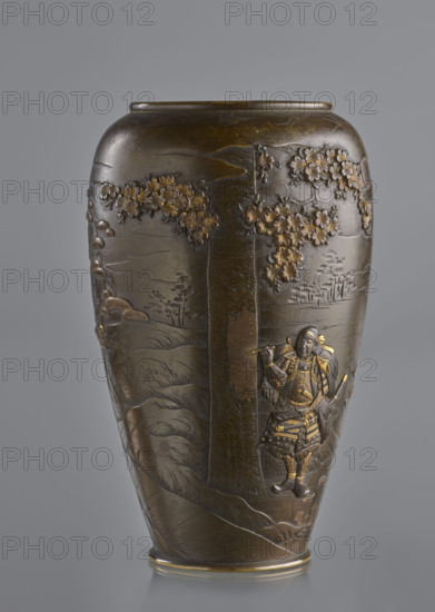 Vase, Rubiec-Masalski; Fyodor Vasilyevich (1865–1920?); Tulisov, Jerzy (1943– ); Japanese art, Meiji (1868–1912); late 19th century (Meiji period, Japan); vessel; materials: bronzes; subject: trees, pines, flowers, sakura, birds, samurai, night, moon; height 15.6 cm, diameter 10.7 cm.